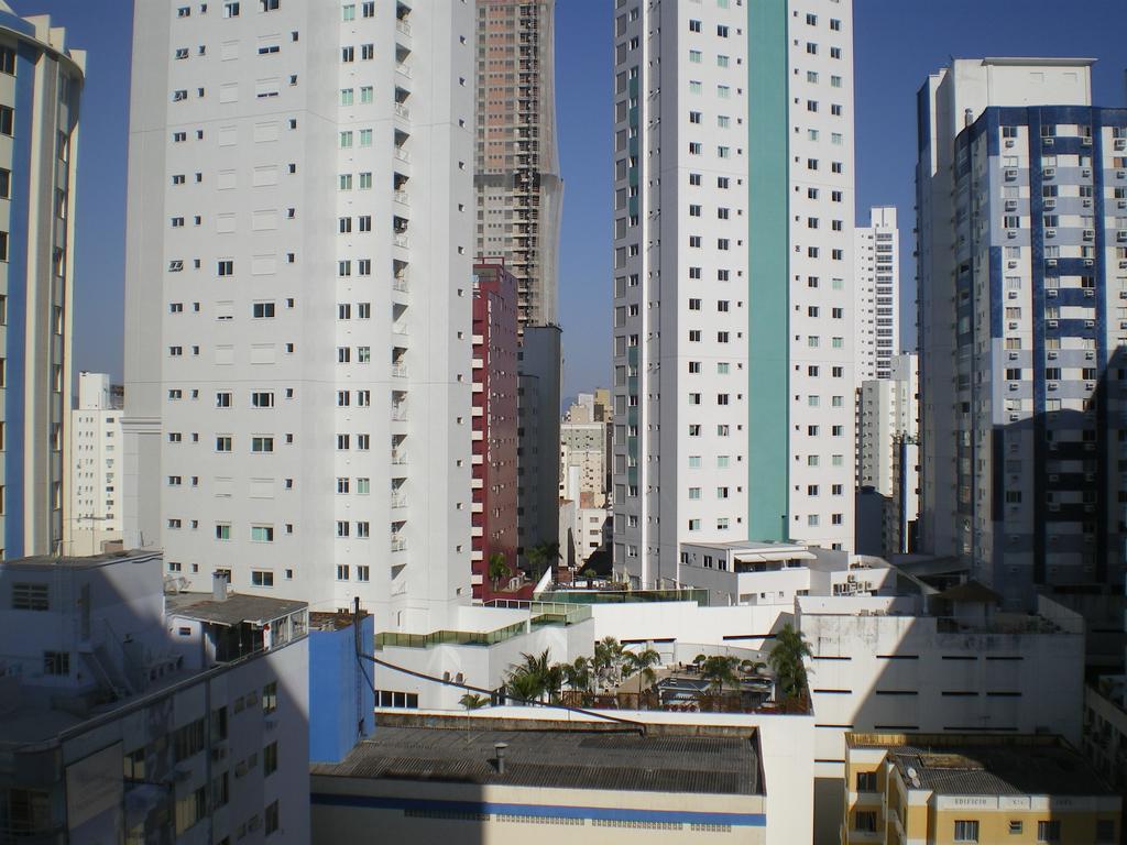 Apartamento Dante Tomio Balneario Camboriu Exterior photo